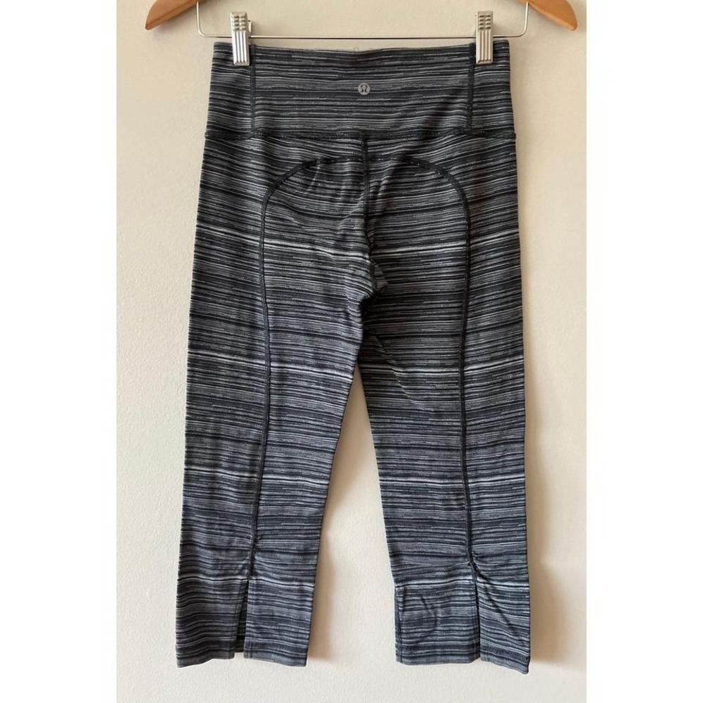 Lululemon Gather & Crow Cropped Legging Size 4 - Picture 2 of 6